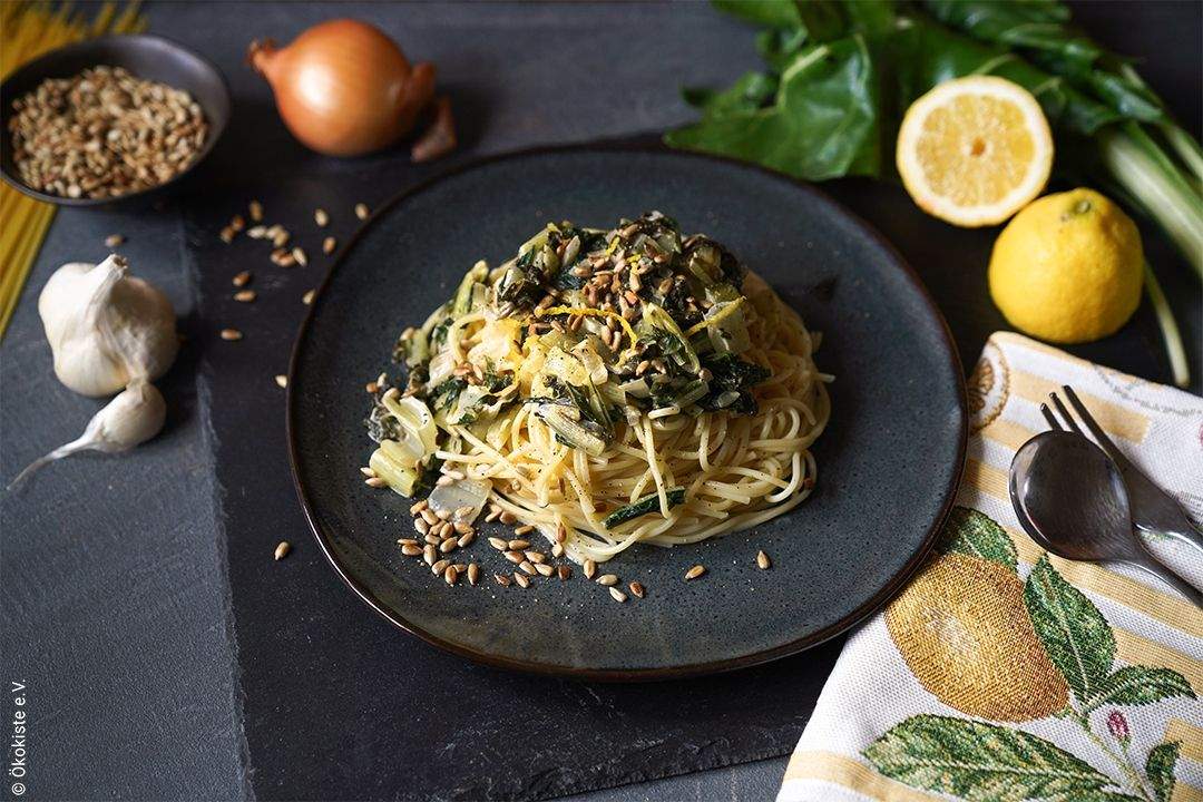Mangold-Pasta mit Zitrone