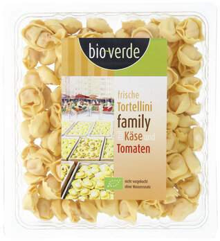 Tortellini mit Käse und Tomaten